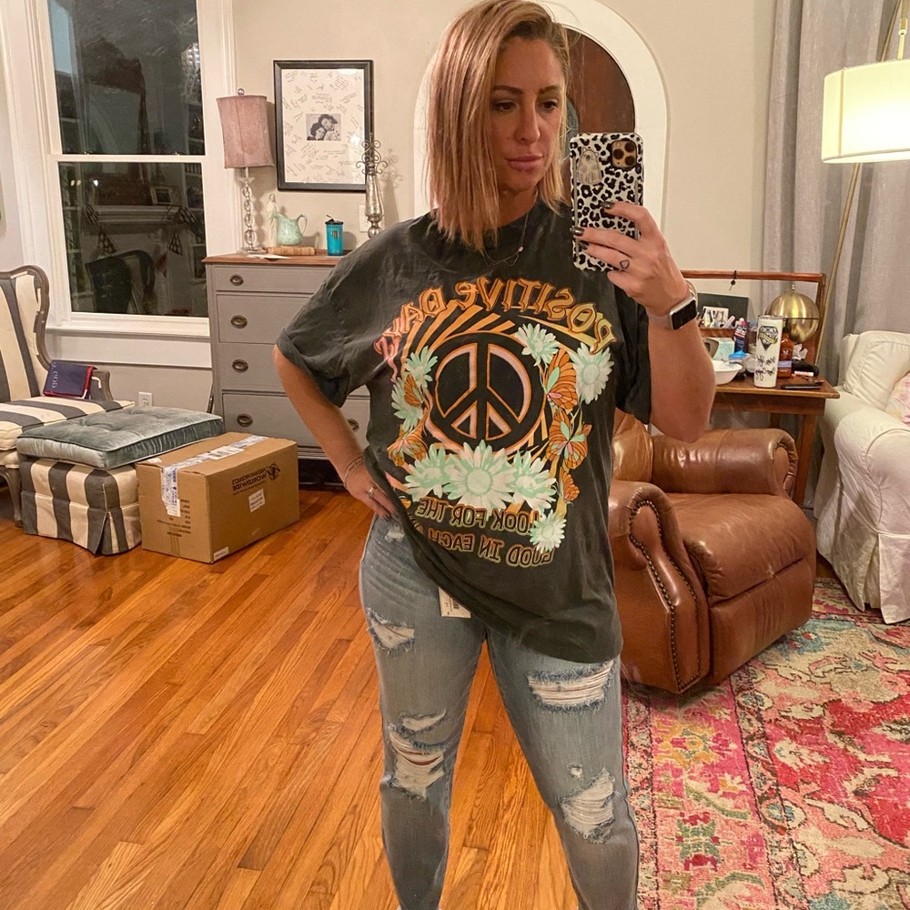 Vintage style oversized graphic tee.